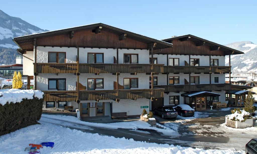 Gastehaus Daum Pensjonat Fügen Zewnętrze zdjęcie